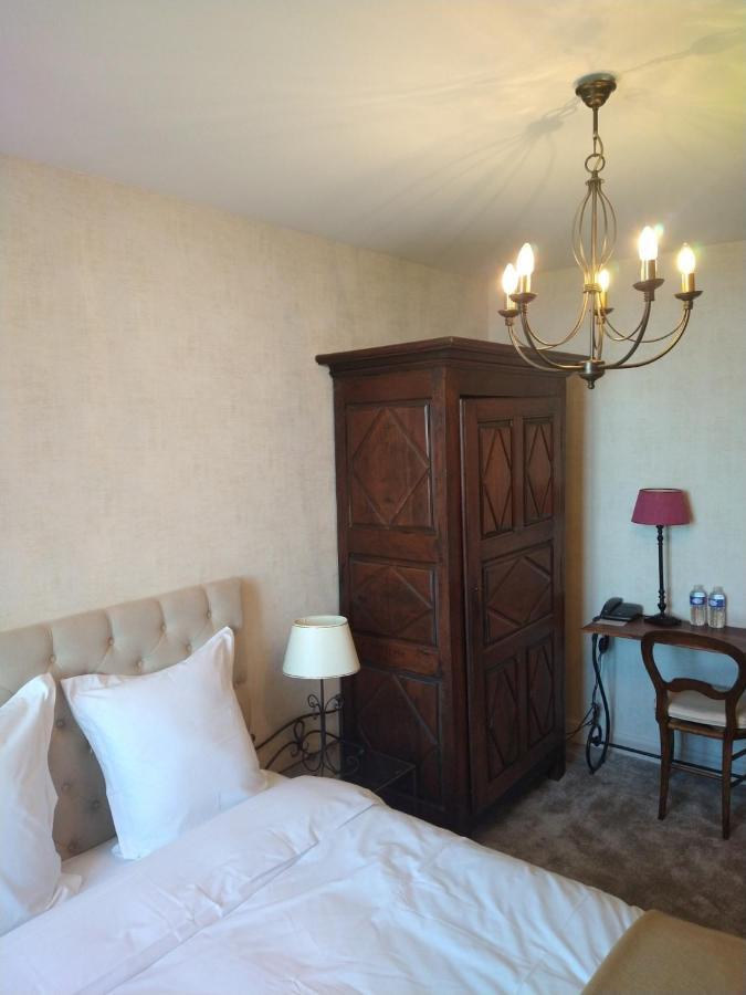 Hotel La Croix De Vernuche Varennes-Vauzelles Buitenkant foto