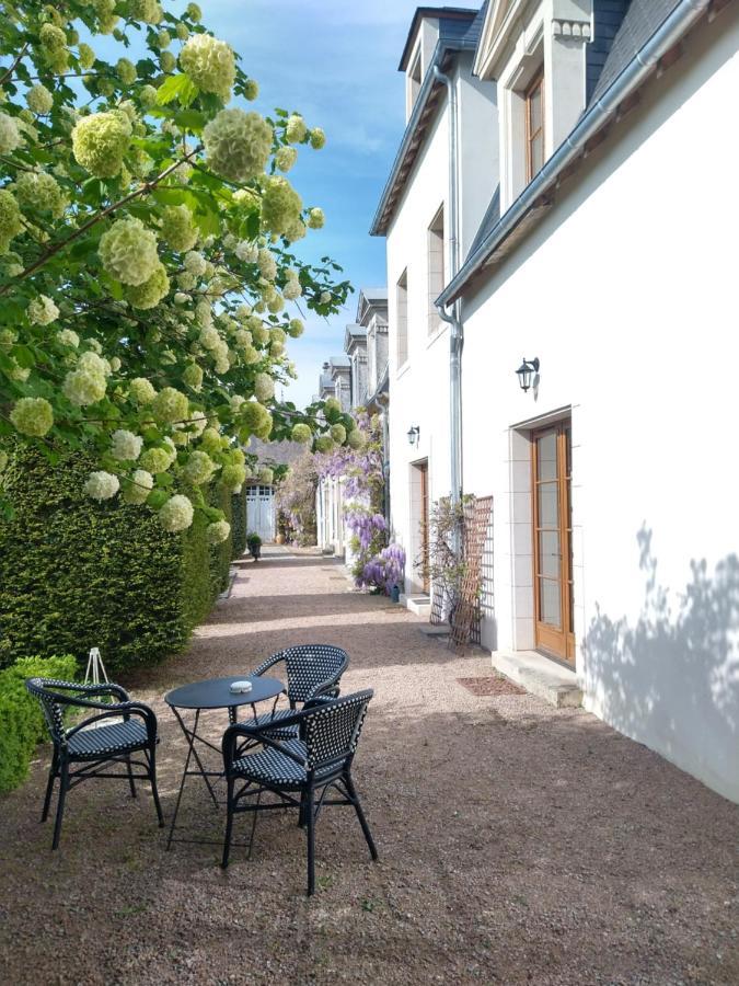 Hotel La Croix De Vernuche Varennes-Vauzelles Buitenkant foto