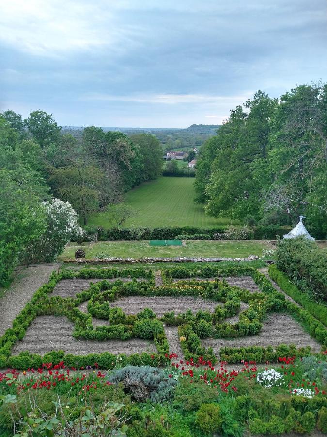 Hotel La Croix De Vernuche Varennes-Vauzelles Buitenkant foto