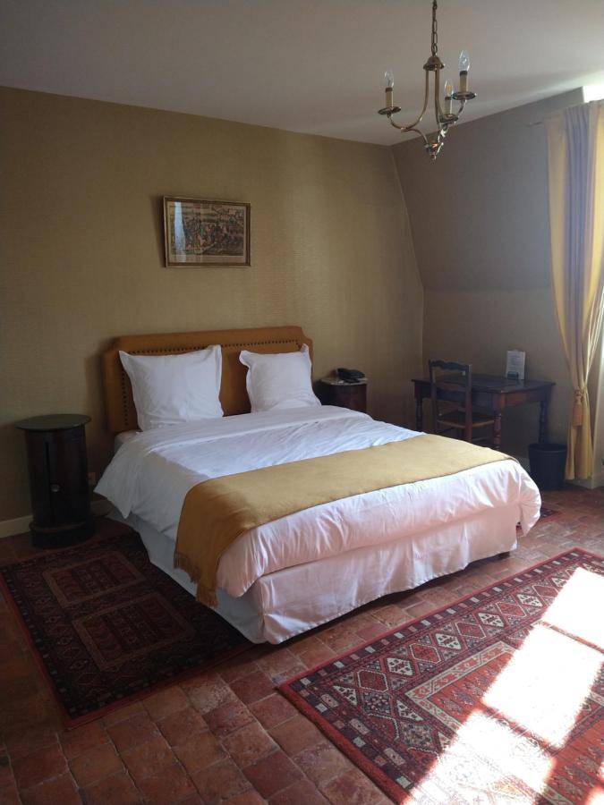 Hotel La Croix De Vernuche Varennes-Vauzelles Buitenkant foto