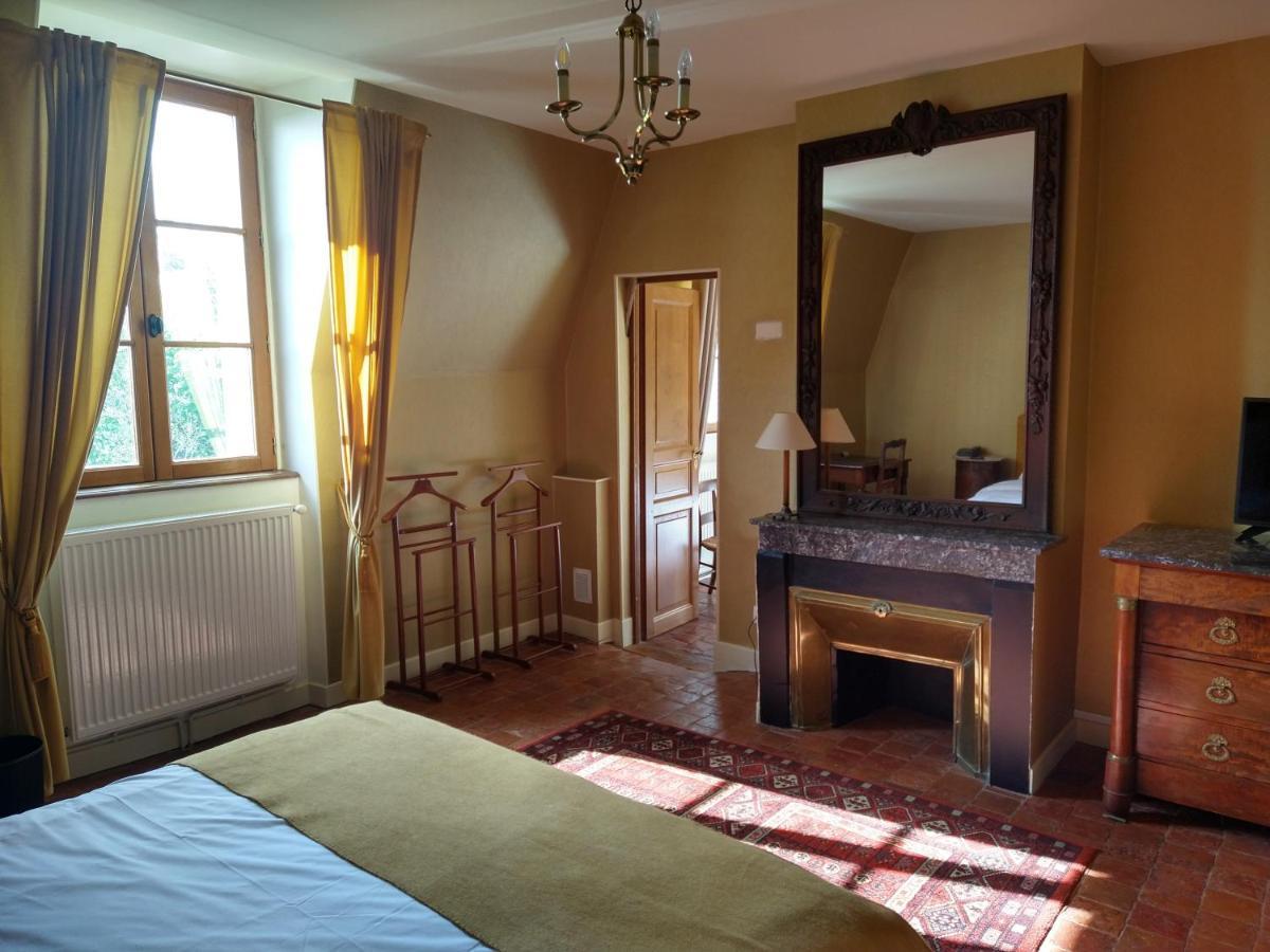 Hotel La Croix De Vernuche Varennes-Vauzelles Buitenkant foto