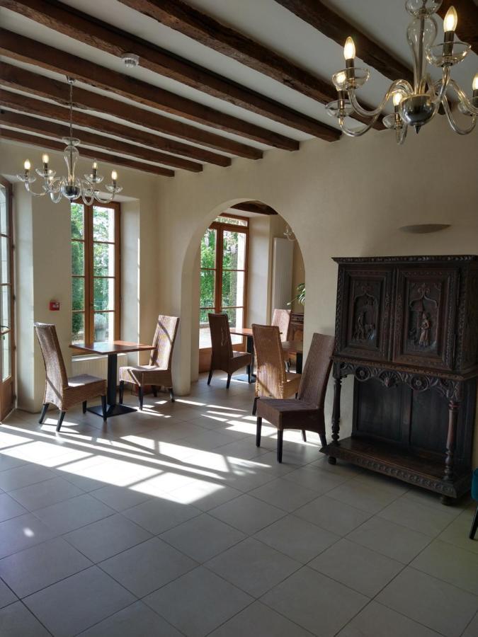 Hotel La Croix De Vernuche Varennes-Vauzelles Buitenkant foto