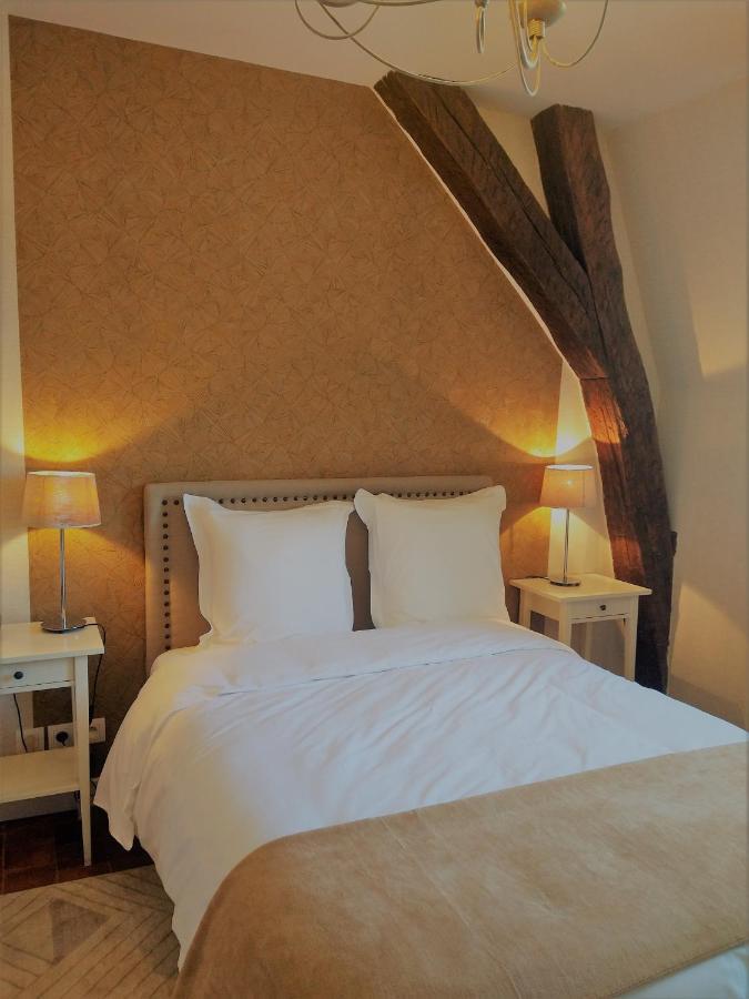 Hotel La Croix De Vernuche Varennes-Vauzelles Buitenkant foto