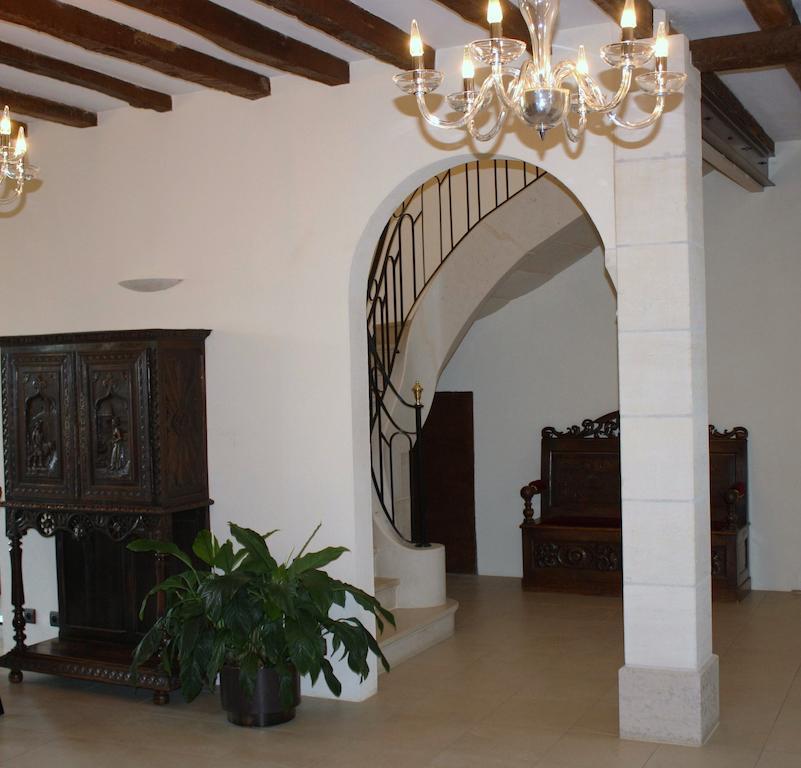 Hotel La Croix De Vernuche Varennes-Vauzelles Buitenkant foto