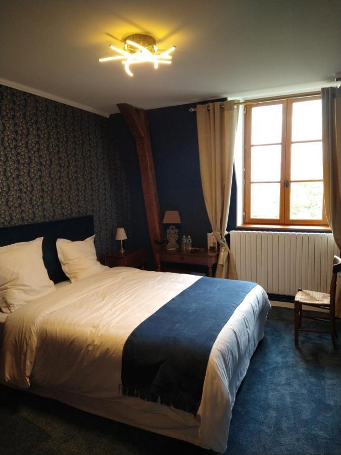 Hotel La Croix De Vernuche Varennes-Vauzelles Buitenkant foto