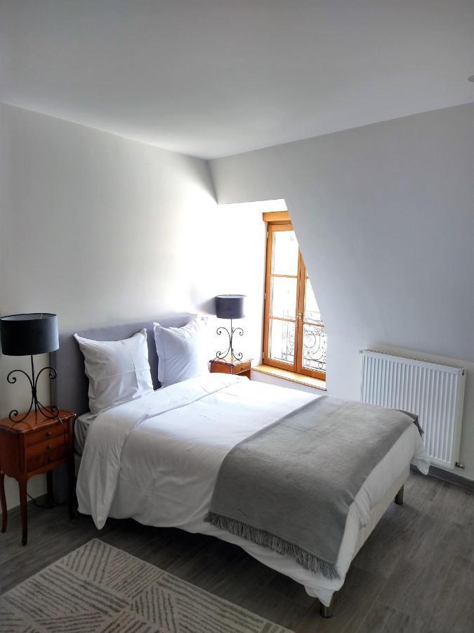 Hotel La Croix De Vernuche Varennes-Vauzelles Buitenkant foto